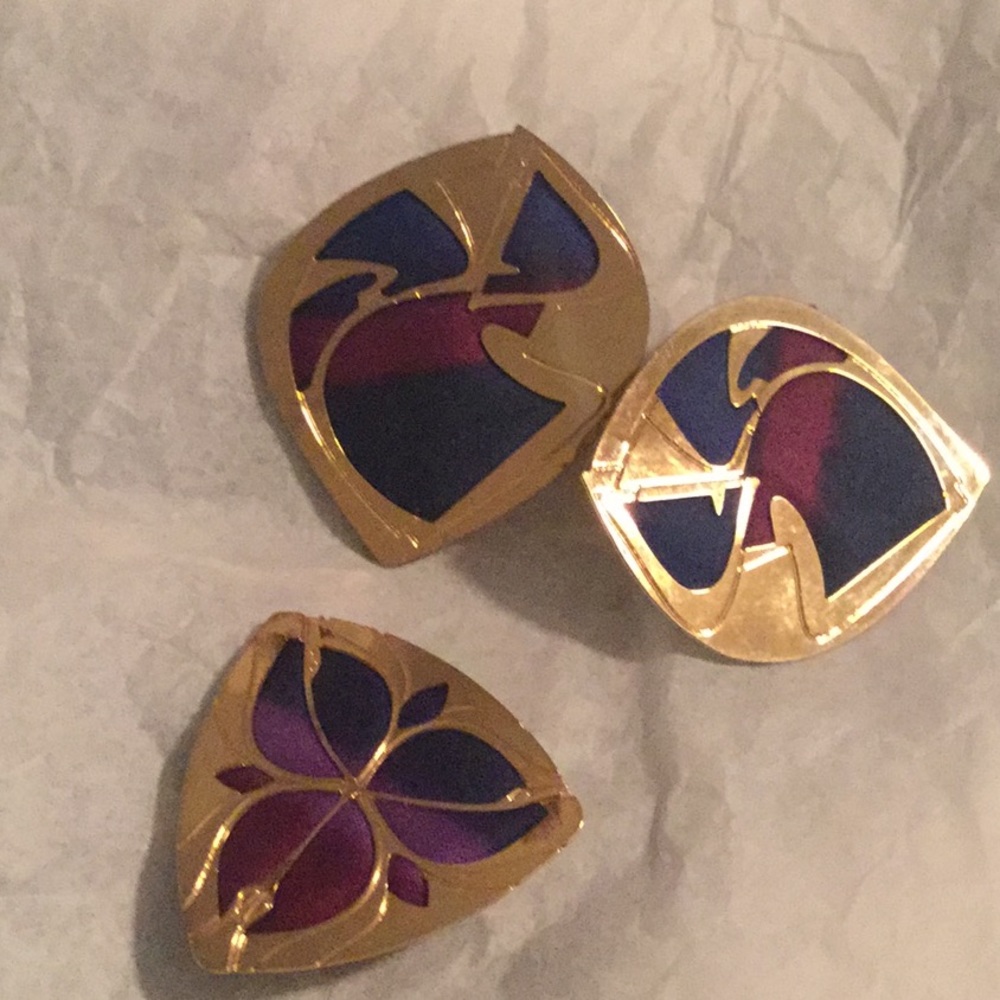 80’s to the max. Kyle mark, gold tone with gorgeous violet, blue and lavender